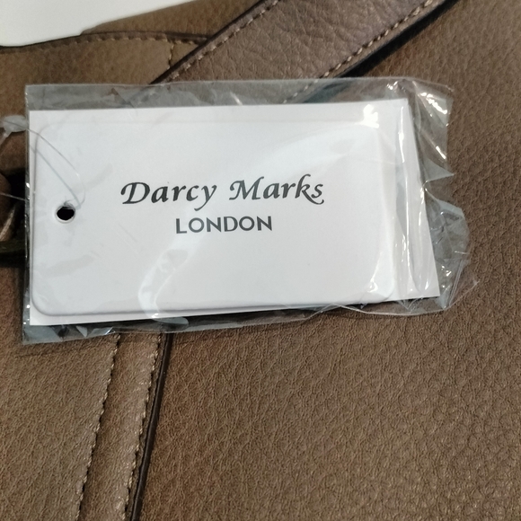 NWT Women's Darcy Marks London Tan Vegan Leather Floral Engraving Design - Picture 10 of 11